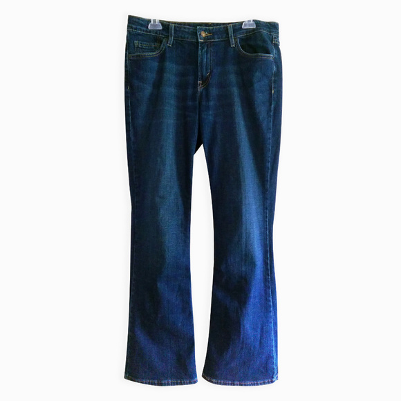Levi's Denim - ⬇️$22 Levi's Superlow 518 Bootcut Dark Wash Jeans